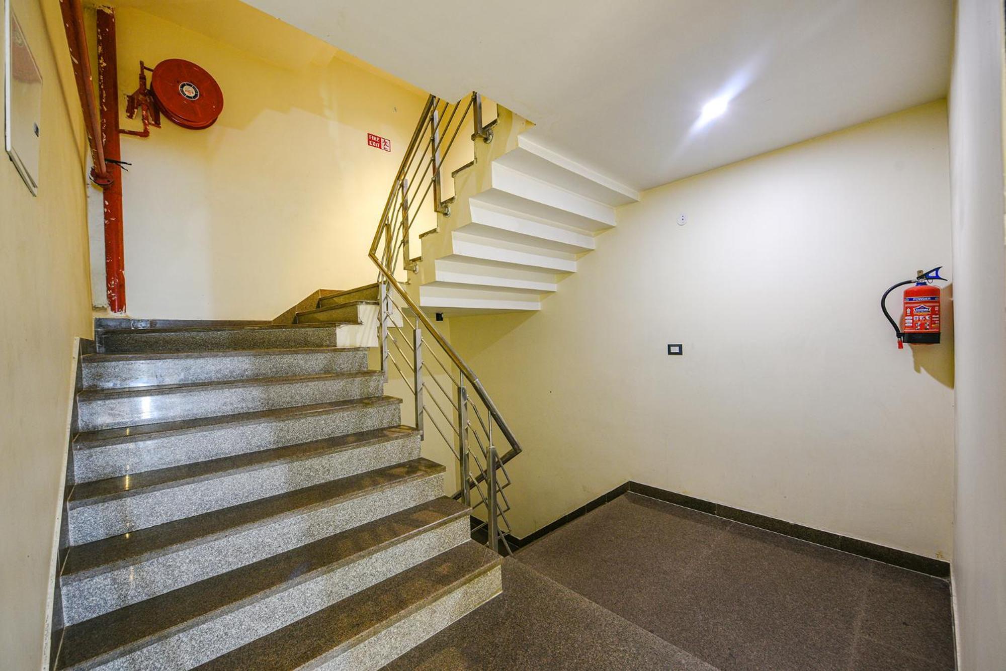 Fabhotel Prime Apple Tree Residency 뉴델리 외부 사진
