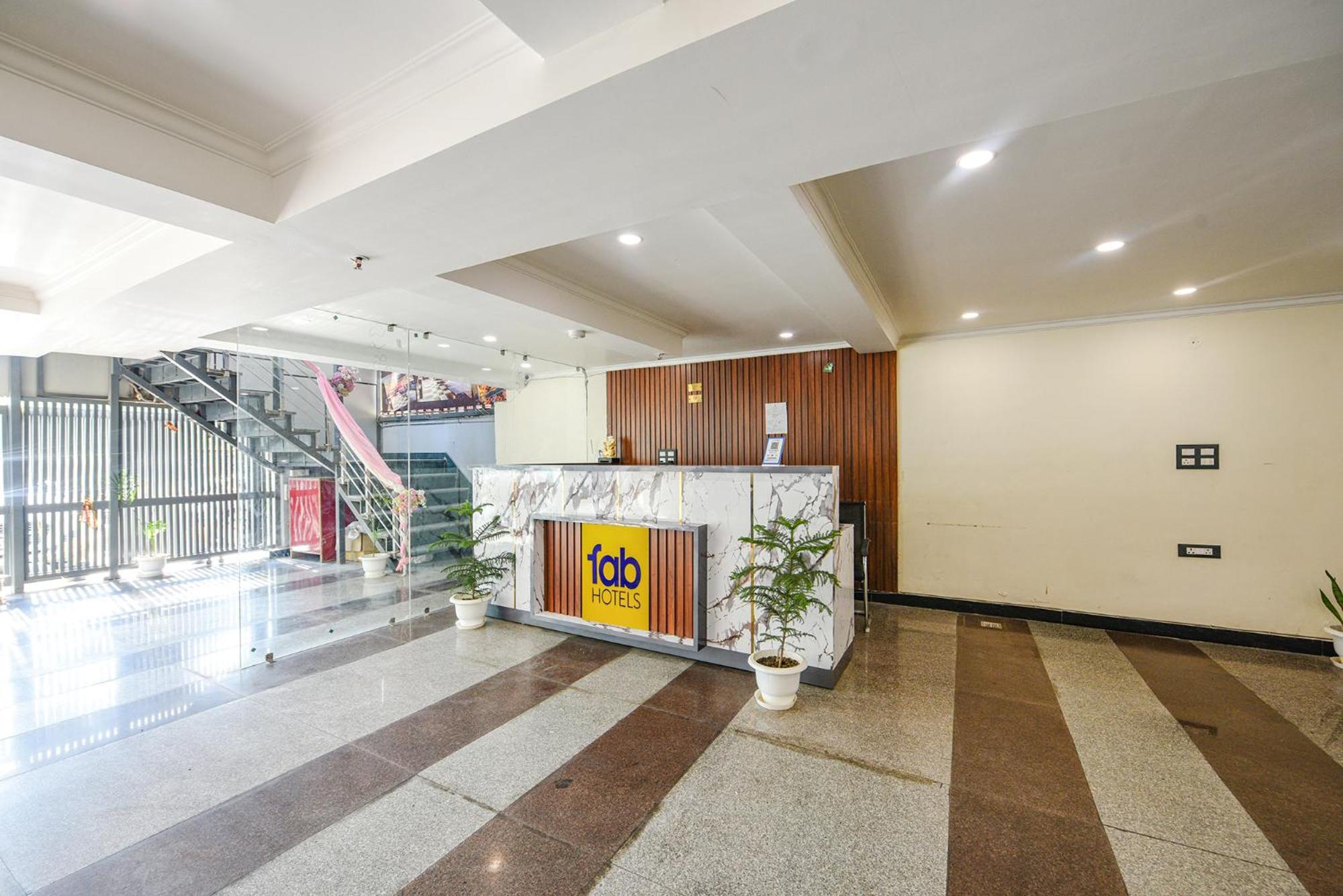 Fabhotel Prime Apple Tree Residency 뉴델리 외부 사진
